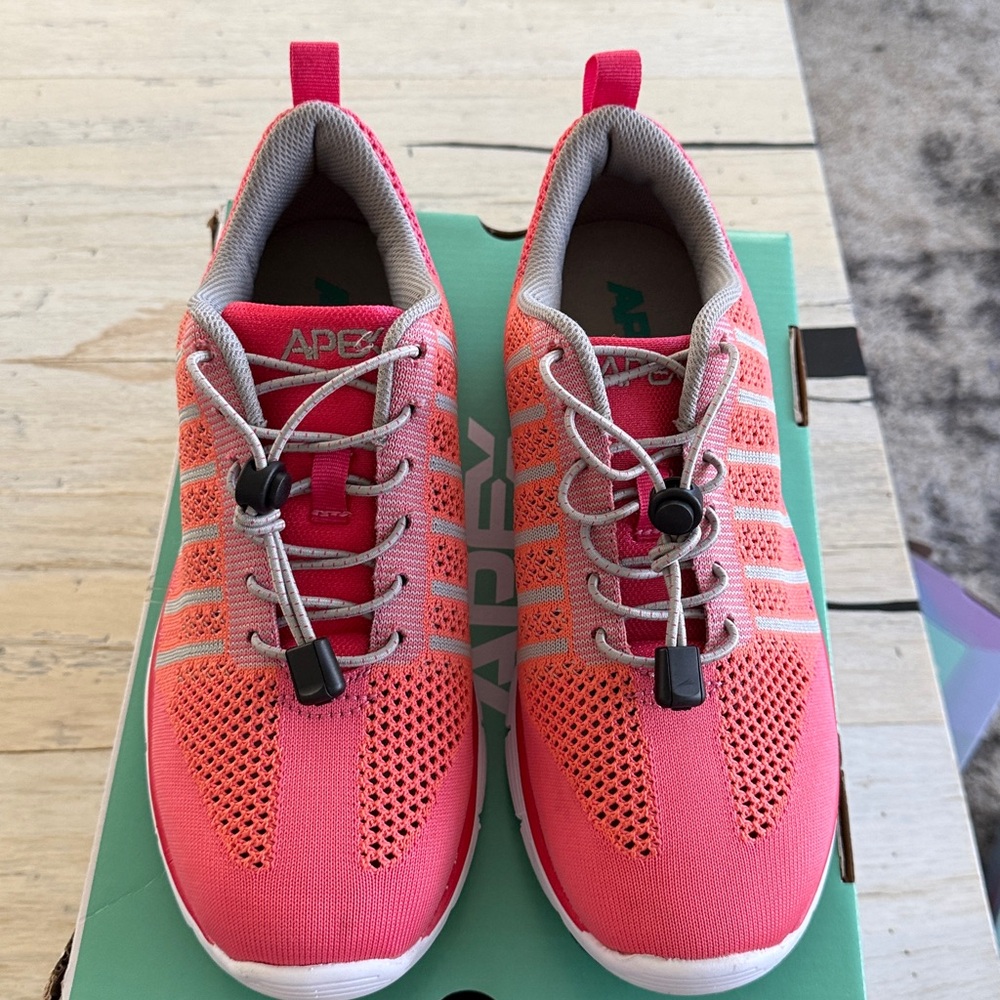 Apex Pink Knit Lace Up Women's Sneakers - size 8.5  EUC